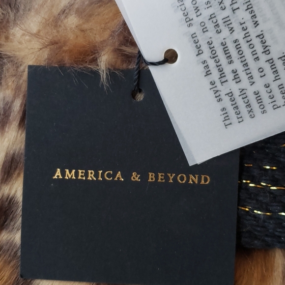 NWT America and Beyond Phantom Leopard Shoulder bag with woven lurex strap - Picture 4 of 9